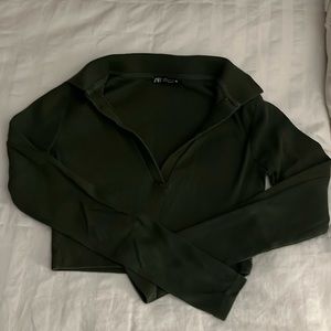 Zara, cropped, collard long sleeve. Only worn few times. Tight but comfortable